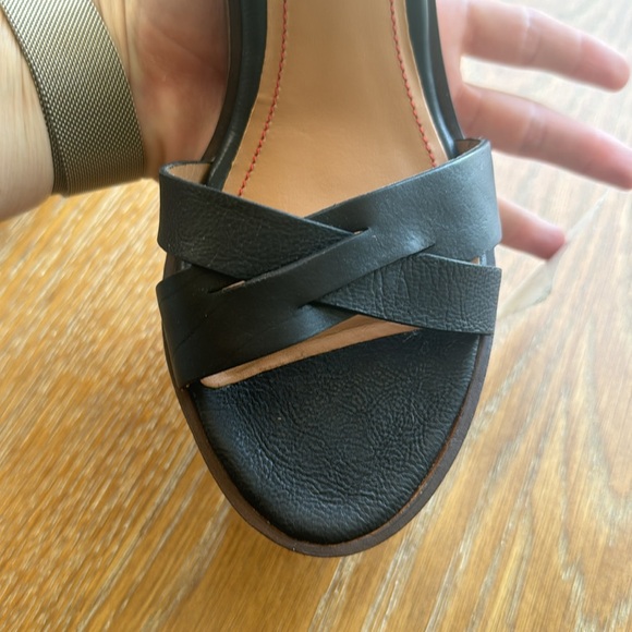 Trask new women’s 7 shoe. Never worn - Picture 4 of 5